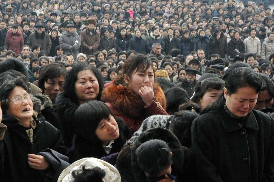 দক্ষিণ কোরিয়ার সংবাদমাধ্যমের রিপোর্ট অনুযায়ী, কিমের দেশে সাধারণ মানুষের ব্যক্তিগত গোপনীয়তা স্বীকার করা হয় না। প্রশাসনের তরফে যখন তখন যে কারও বাড়িতে ঢুকে তল্লাশি চালানো হয়।