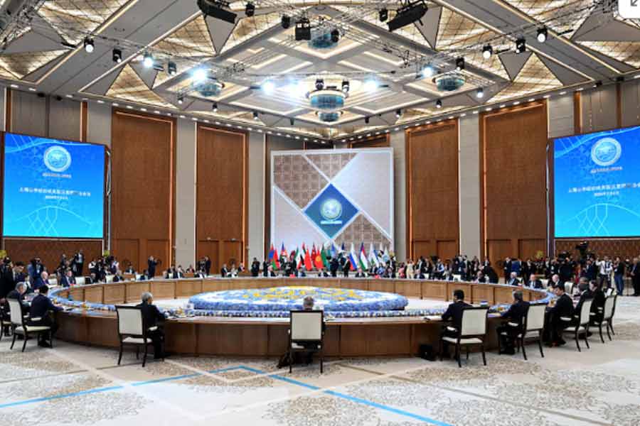 Pakistan PM Shehbaz Sharif ask Russia President to expanding barter trade between two country in SCO summit 