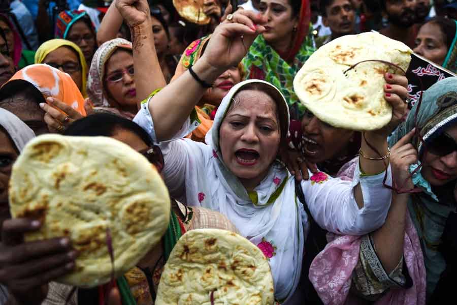 Pakistan PM Shehbaz Sharif ask Russia President to expanding barter trade between two country in SCO summit 