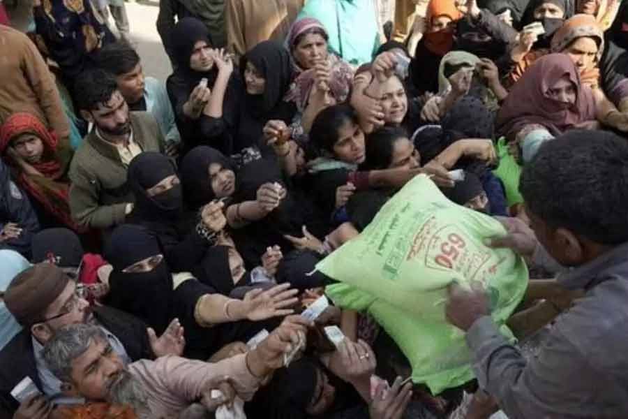 Pakistan PM Shehbaz Sharif ask Russia President to expanding barter trade between two country in SCO summit 