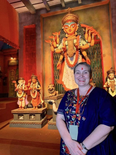 দুর্গাপুজোয় মেলিন্ডা।