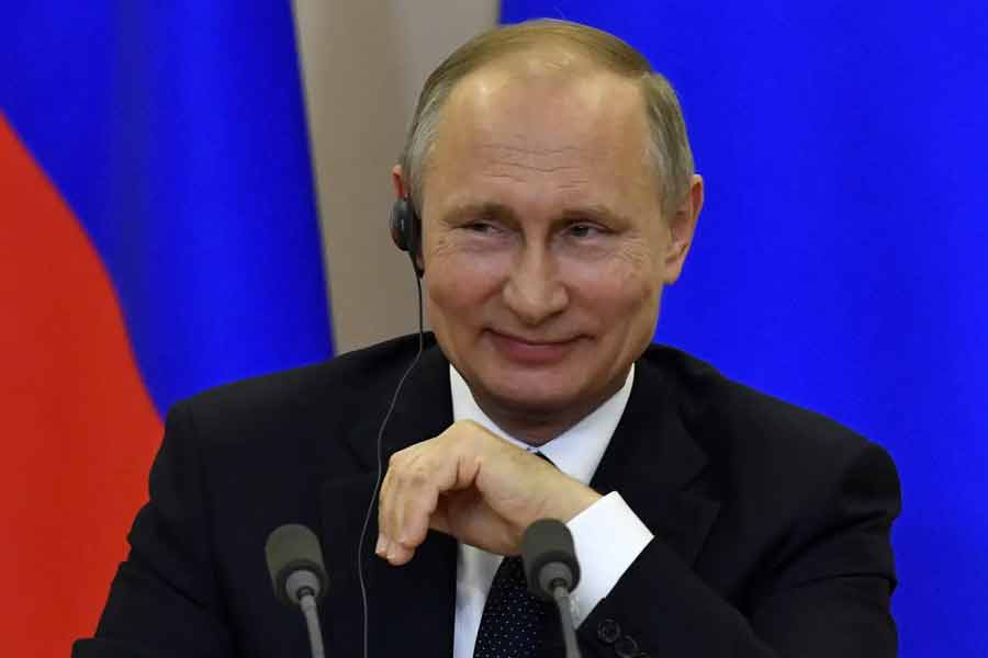 Meeting between Pakistan PM Shehbaz Sharif and Russian President Vladimir Putin caches eye