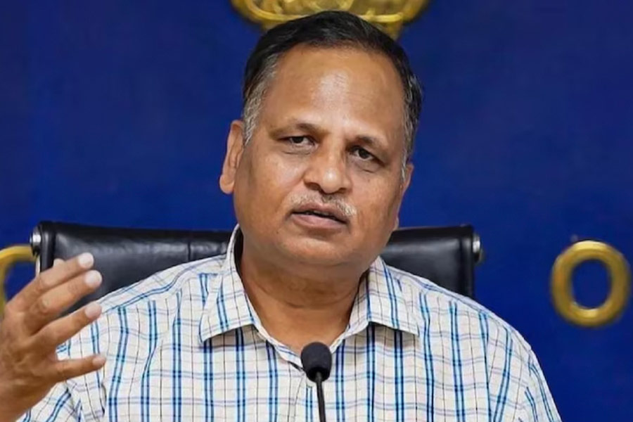 Lt Governor orders to probe against AAP\\\\\\\\\\\\\\\'s Satyendar Jain in bribe case