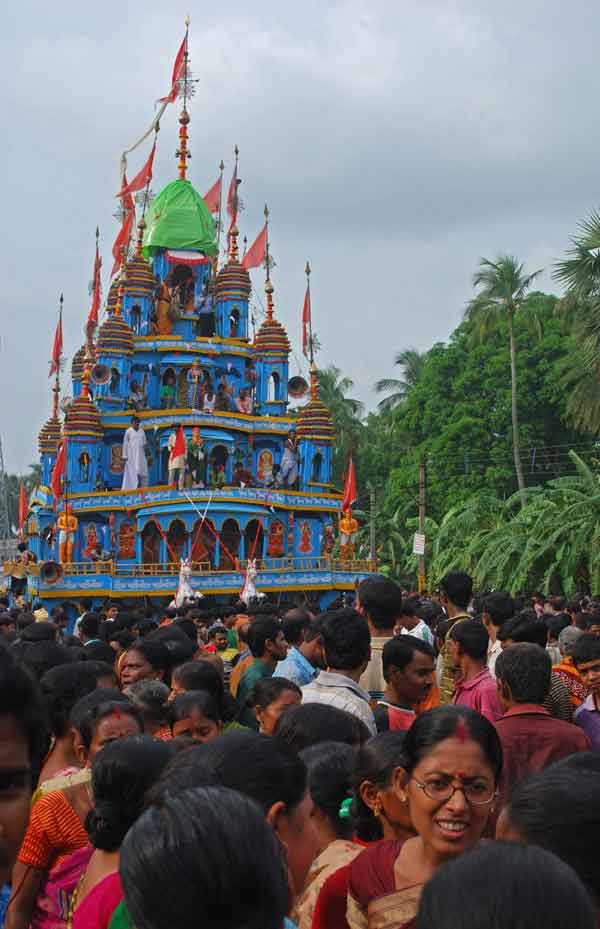 পূর্ব মেদিনীপুরের মহিষাদলের রথযাত্রা ঘিরেও উন্মাদনা থাকে স্থানীয়দের।