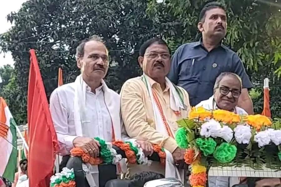 রায়গঞ্জে প্রচারে প্রদেশ কংগ্রেস সভাপতি অধীর চৌধুরী।