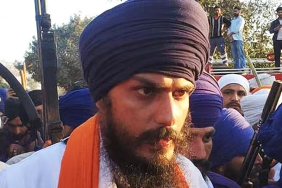 Two jailed MP Amritpal Singh and Engineer Rashid took oath in Parliament after winning respective seats