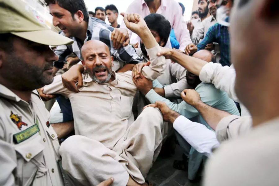 Two jailed MP Amritpal Singh and Engineer Rashid took oath in Parliament after winning respective seats