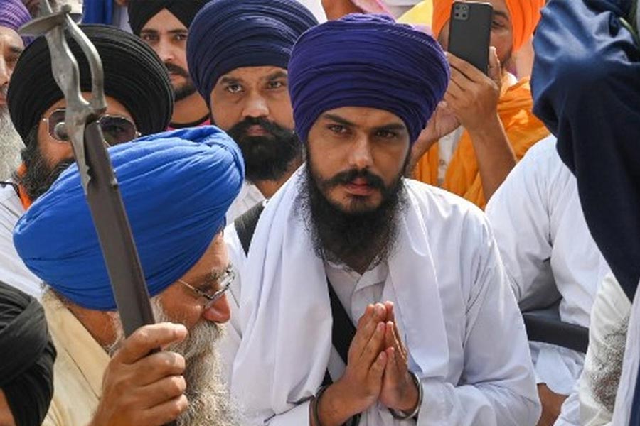 Two jailed MP Amritpal Singh and Engineer Rashid took oath in Parliament after winning respective seats