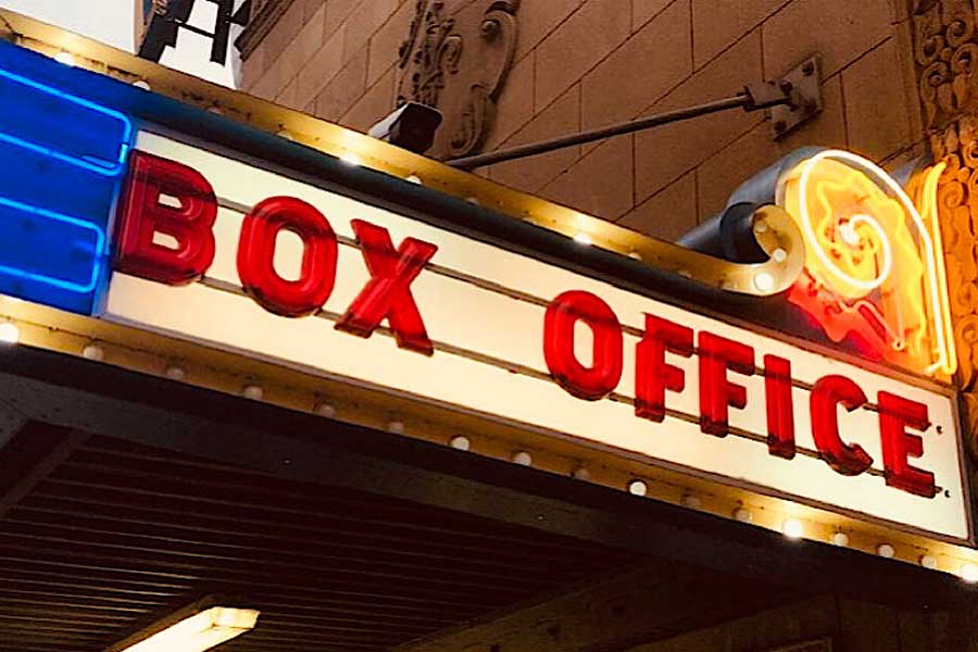 কোন ছবি কত কম সময়ের মধ্যে কত বেশি ব্যবসা করতে পারছে সে দিকে ছবিনির্মাতা থেকে শুরু করে তারকা, দর্শক এবং ছবি বিশেষজ্ঞ-সহ আরও অনেকের নজর থাকে। তবে ছবি বিশেষজ্ঞদের অধিকাংশের দাবি, বক্স অফিস থেকে উপার্জনের ক্ষেত্রে নাকি কোটি কোটি টাকার হিসাব ভুল দেখিয়ে ছবিগুলিকে সফল দেখানো হয়।