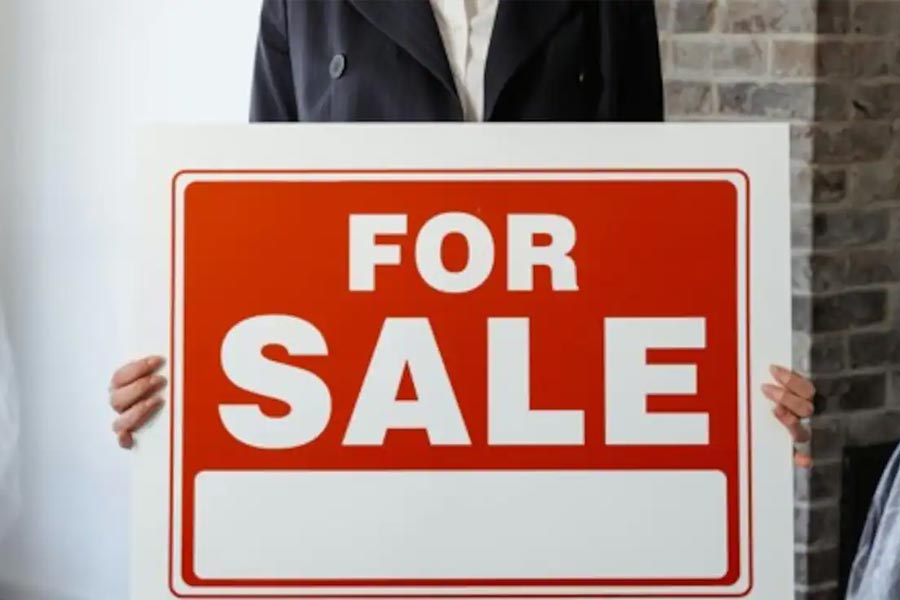 Employees in China are selling their bosses and colleagues online