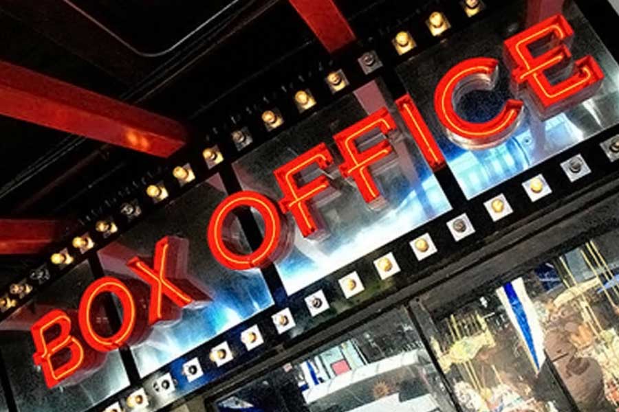 প্রচারের খরচ কমিয়ে সেই পরিমাণ টাকাই নাকি বক্স অফিসের ব্যবসার খাতায় ঢেলে দেন প্রযোজকদের একাংশ। পরে সেই টাকার অঙ্ক অনেকটা বেড়ে গেলে তার প্রচার করতে শুরু করেন সমাজমাধ্যমের পাতায়।