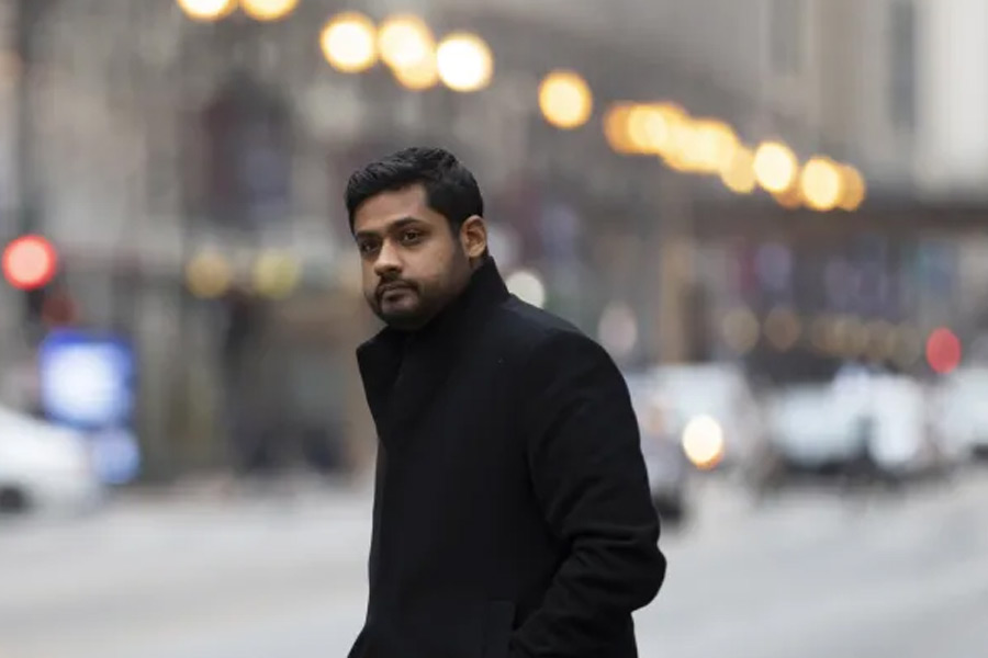 লাভের টাকা দিয়ে নিজের বিমান কেনেন ঋষি এবং তাঁর সহযোগীরা। প্রমোদতরীও কেনেন। বিলাসবহুল জীবনযাপন করতেন তিনি।