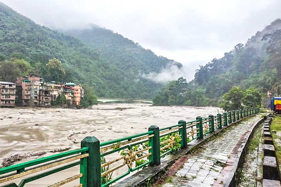 Heavy rainfall activity over North Bengal and likely increase in intensity