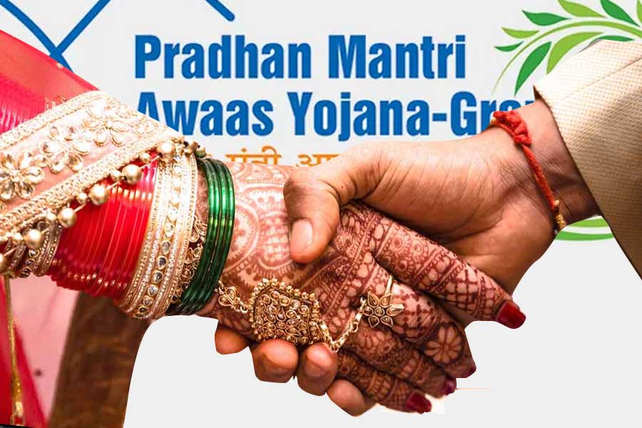 11 married women take money from Awas Yojana, run away with lovers