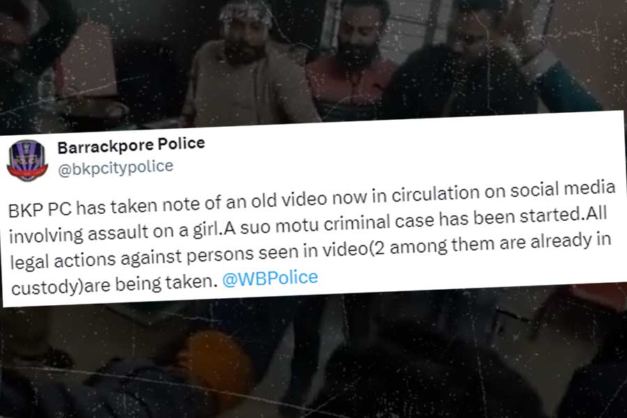 ব্যারাকপুর পুলিশের পোস্ট।