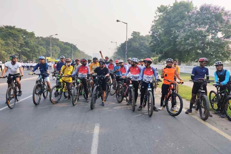 দু’চাকায় মুক্তির আনন্দ।