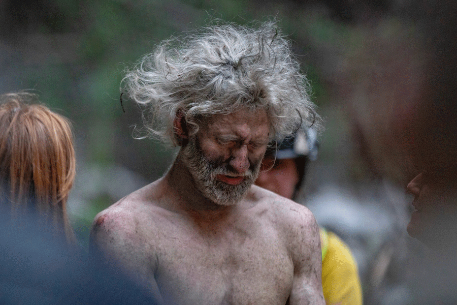 এই অবস্থায় উদ্ধার করা হয় লুকাসকে।