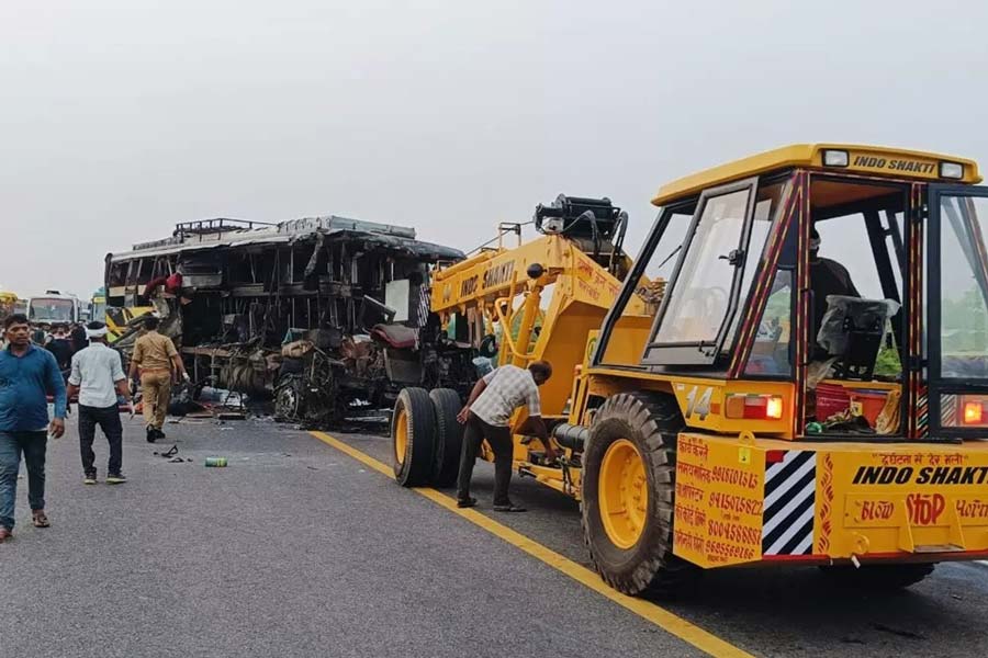 Speeding bus rams milk tanker in Uttar Pradesh\\\\\\\\\\\\\\\\\\\\\\\\\\\\\\\\\\\\\\\\\\\\\\\\\\\\\\\\\\\\\\\\\\\\\\\\\\\\\\\\\\\\\\\\\\\\\\\\\\\\\\\\\\\\\\\\\\\\\\\\\\\\\\\'s Unnao