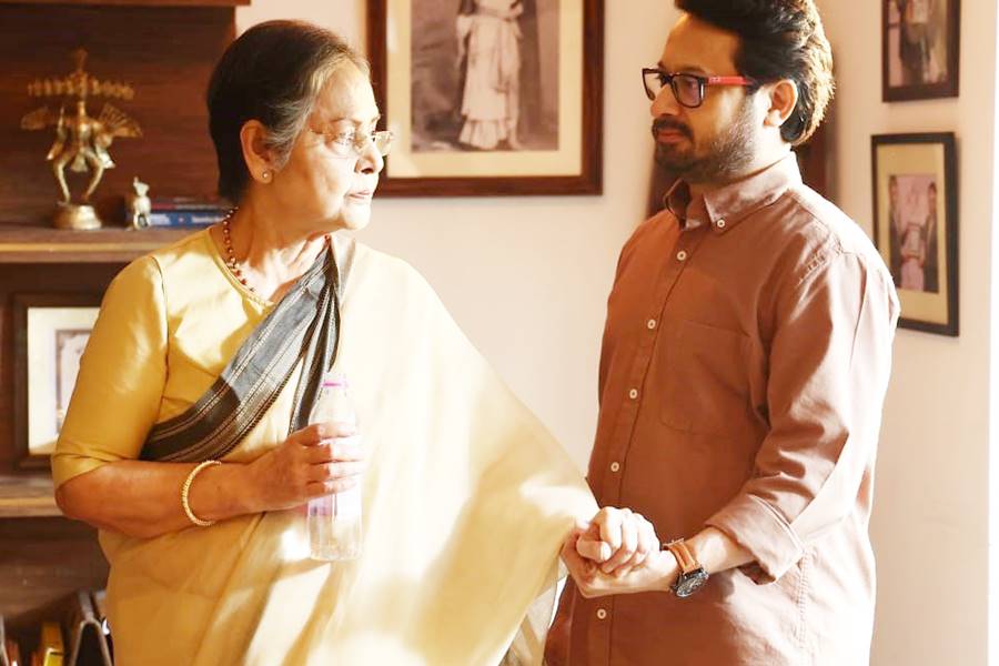 Image Of Rakhee Gulzar, Shiboprosad Mukherjee