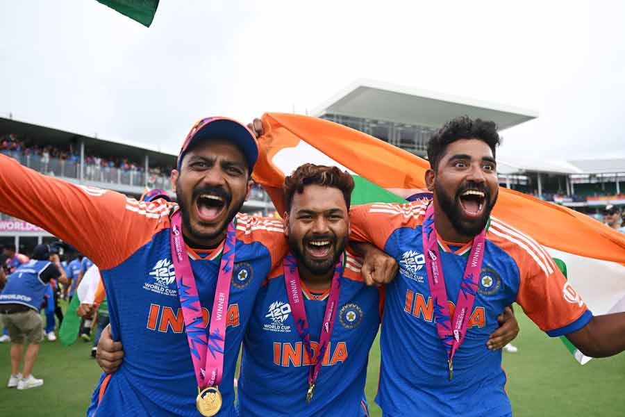 BCCI Prize Money Comparison: Amount Mahendra Singh Dhoni's Teams Earned In 2007, 2011 and 2013 with Rohit Sharmas team in 2024