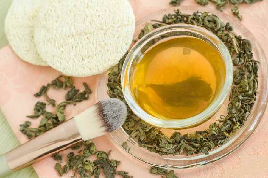 All you need to know about the beauty benefits of Green tea toner