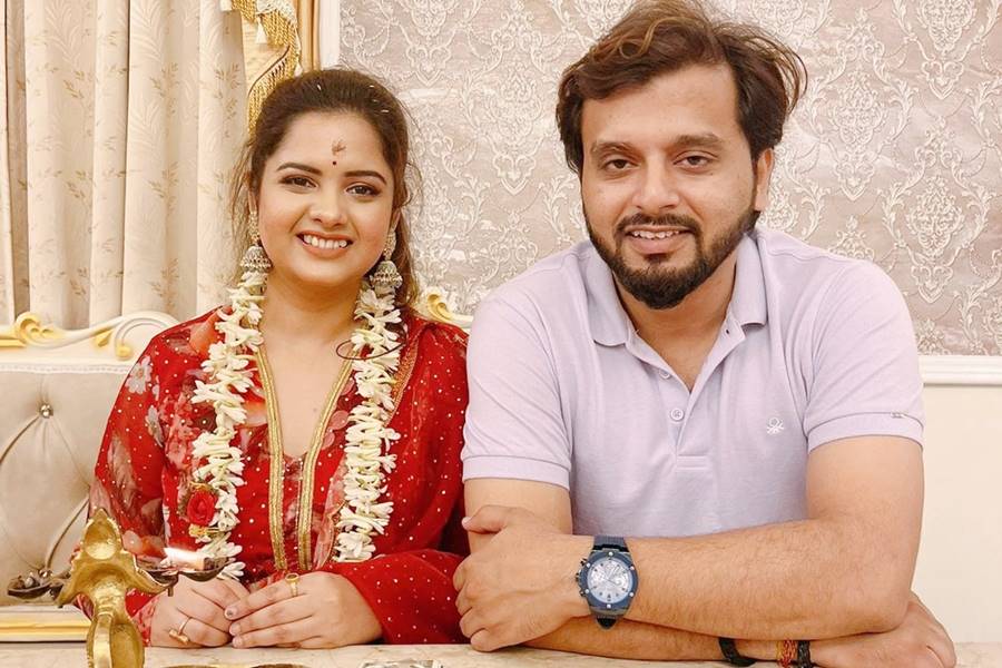 Image Of Payel Deb, Shikhar Tandon