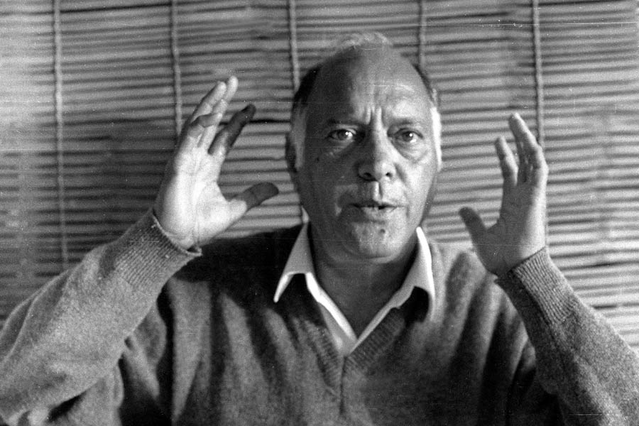 The mysterious life of Indian playwright and novelist Swadesh Deepak