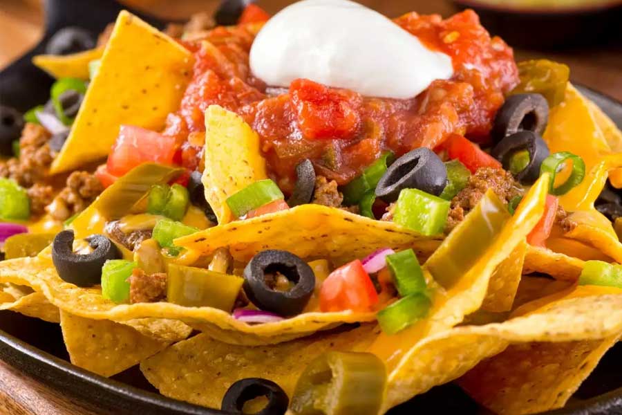 নাচোস-সালসা আর চিজ়ের সঙ্গত থাকলে ঘরোয়া আড্ডা বা পার্টি দারুণ জমবে।