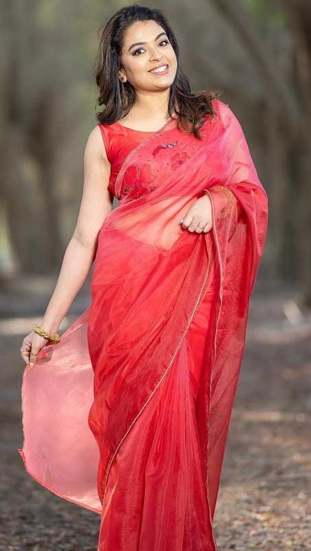 লাল রং ভালবাসার।