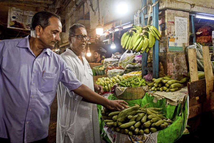 কলকাতার বাজারে হানা টাস্ক ফোর্সের।