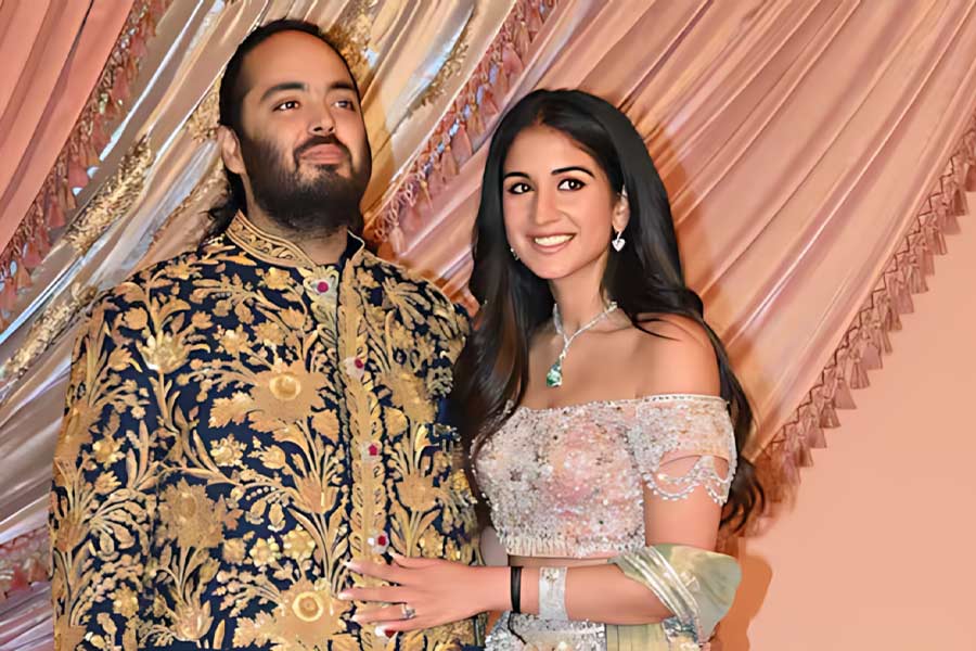 Baraat leaves Antilia for Anant Ambani and Radhika Merchant's Grand wedding