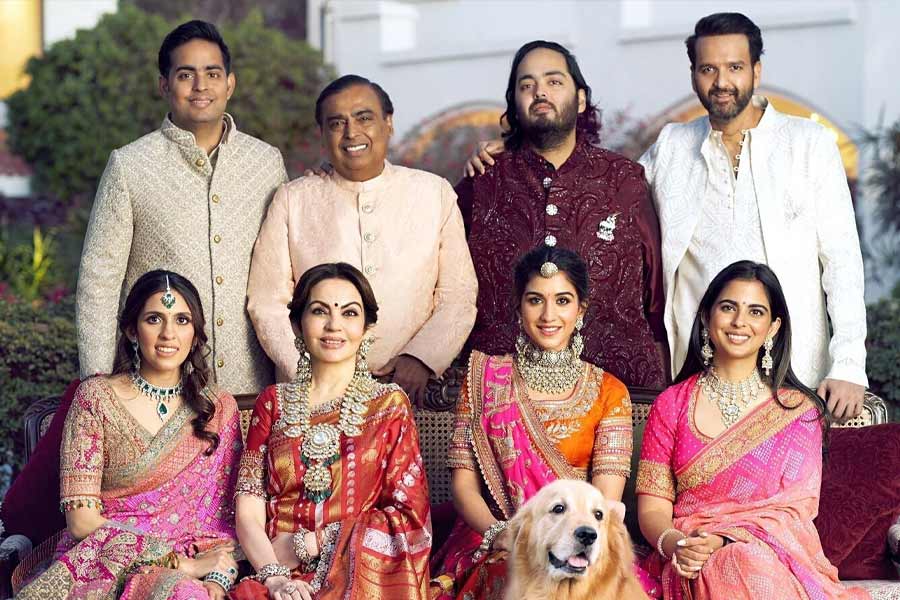 Baraat leaves Antilia for Anant Ambani and Radhika Merchant's Grand wedding