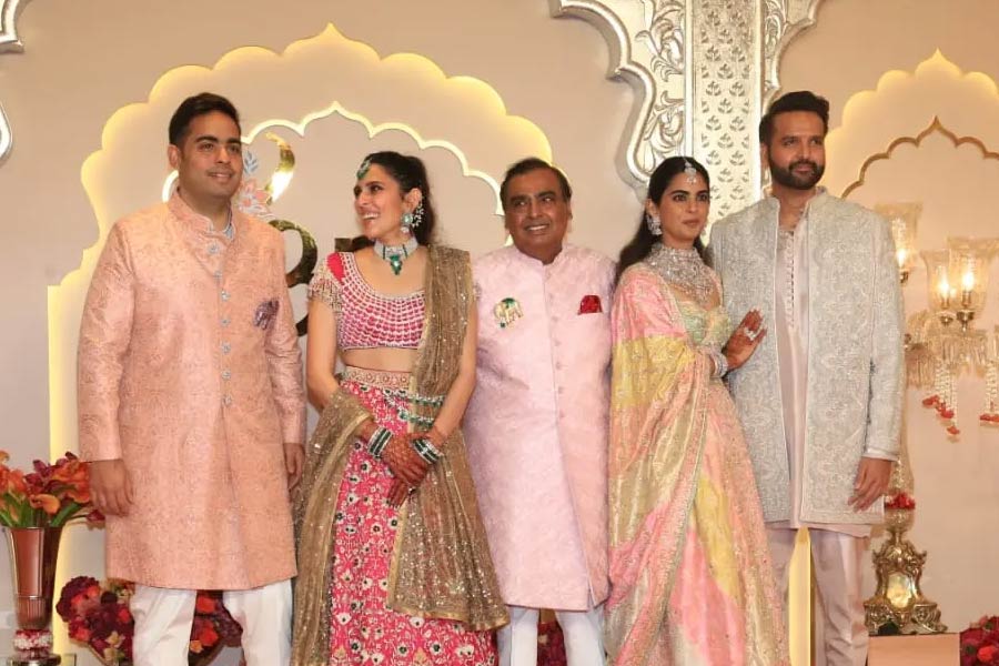 Baraat leaves Antilia for Anant Ambani and Radhika Merchant's Grand wedding