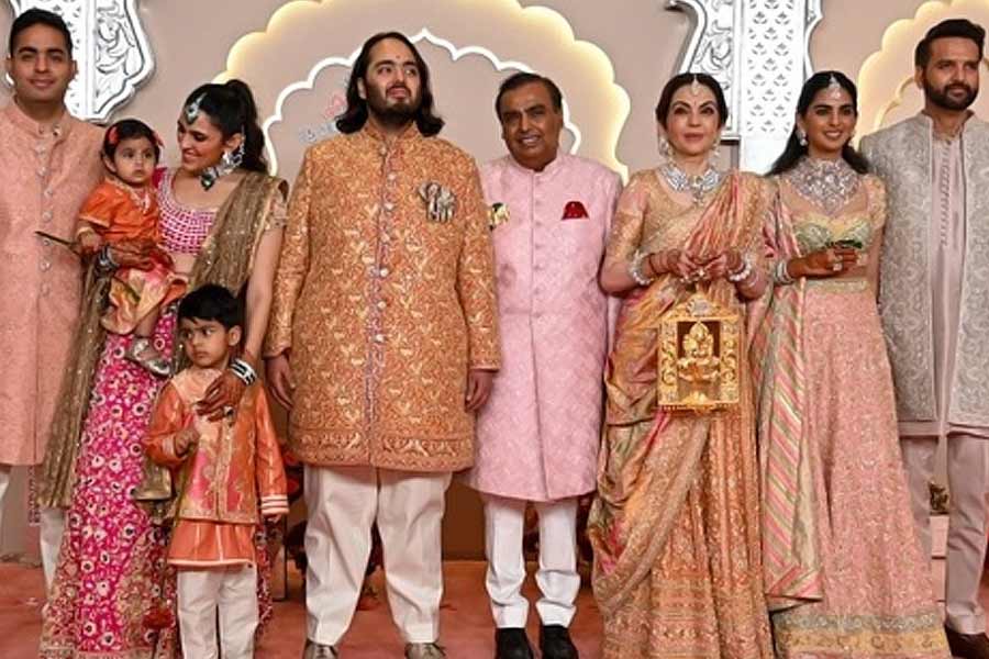 Baraat leaves Antilia for Anant Ambani and Radhika Merchant's Grand wedding