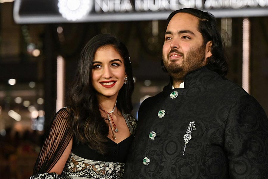 Baraat leaves Antilia for Anant Ambani and Radhika Merchant's Grand wedding