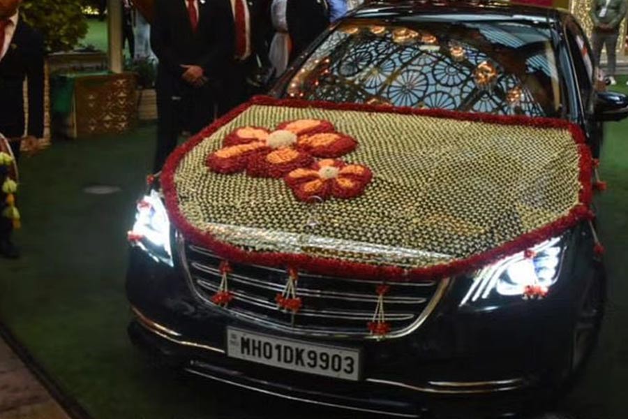 Baraat leaves Antilia for Anant Ambani and Radhika Merchant's Grand wedding