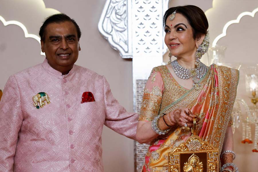 Baraat leaves Antilia for Anant Ambani and Radhika Merchant's Grand wedding