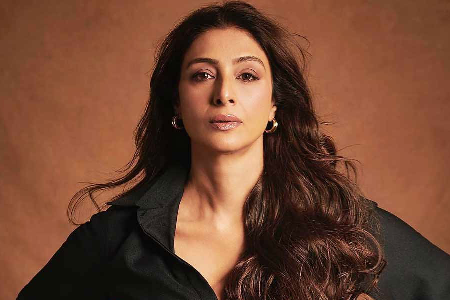 অনন্ত এবং রাধিকার বিয়ের অনুষ্ঠানে দেখতে পাওয়া যায়নি বলি অভিনেত্রী তব্বুকেও। এমনটাই দাবি বলিপাড়ার অধিকাংশের।