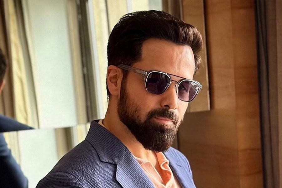 বলি অভিনেতা ইমরান হাশমিও নাকি উপস্থিত ছিলেন না অনন্ত এবং রাধিকার বিয়ের অনুষ্ঠানে।