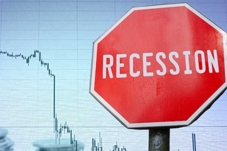 Recession may hit American economy, what could be the reasons