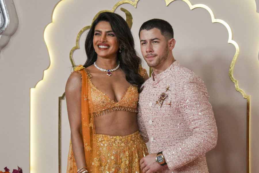 Priyanka Chopra flies out of India early morning after attending Ambani wedding