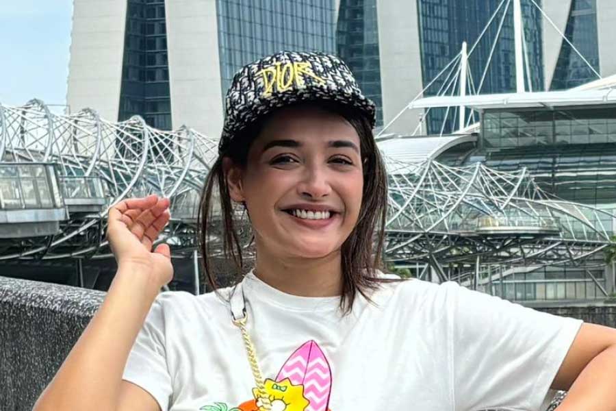 Bengali actress Roshni Bhattacharyya vacationing in Singapore shares her experience