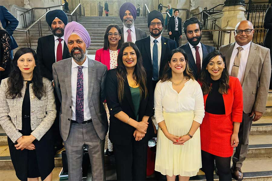 ব্রিটেনজয়ী: পার্লামেন্টে শিখ বংশজ এমপি’রা।