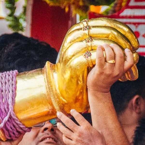 এ ছাড়া রত্নভান্ডারে রয়েছে জগন্নাথ এবং বলভদ্রের সোনার তৈরি শ্রীভুজ বা সোনার হাত।