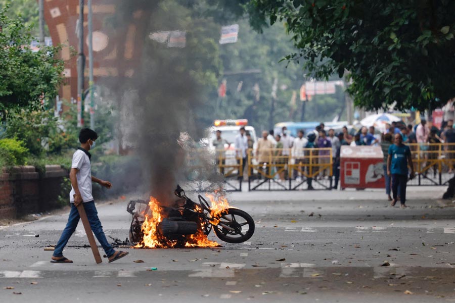 কোটা সংস্কার আন্দোলনে অশান্ত বাংলাদেশ।