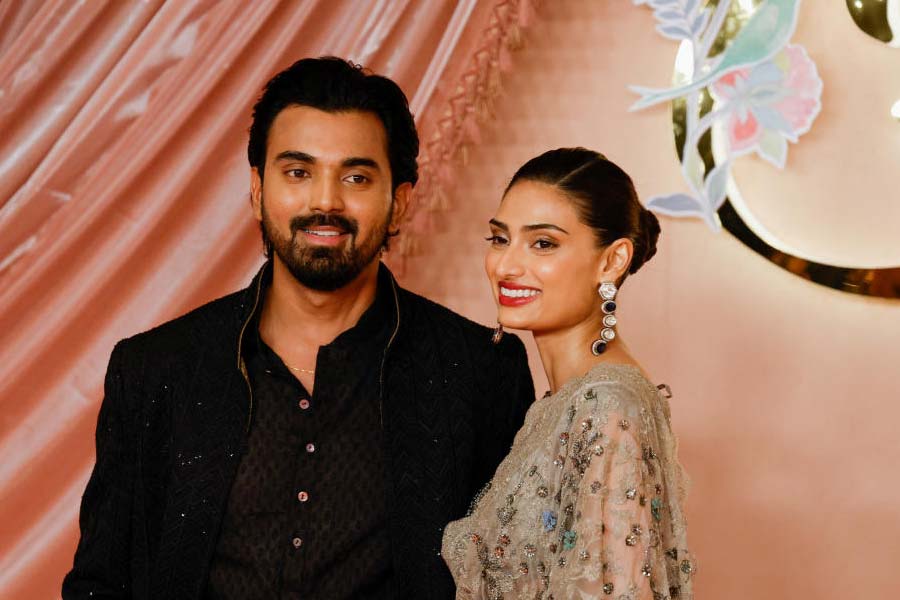 KL Rahul and Athiya Shetty buy luxurious apartment worth ruppes 20 crore