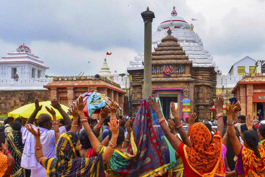 Ratna Bhandar of Puri Jagannath Temple reopened today again for shifting valuables from inner chamber