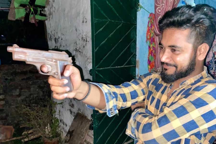 Photo of Bhatpara’s TMC student leader holding gun viral on social media