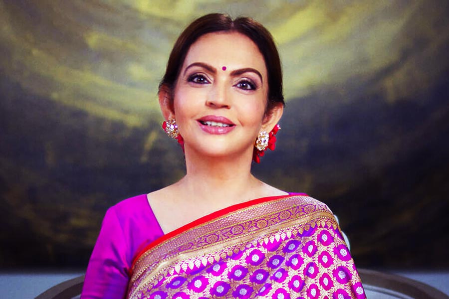 Mukesh Ambani threw most expensive birthday party for his wife Nita Ambani worth 220 crore rupees