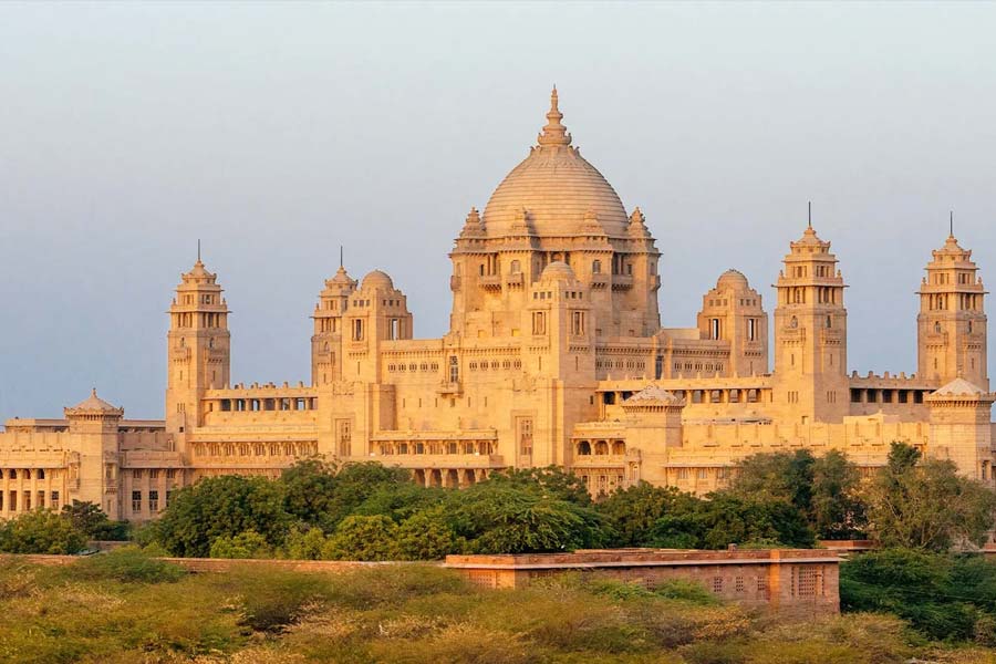 Mukesh Ambani threw most expensive birthday party for his wife Nita Ambani worth 220 crore rupees